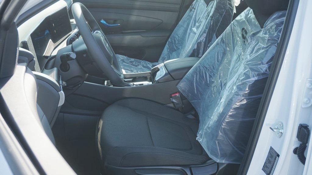 2025 Hyundai Tucson SE photo 6