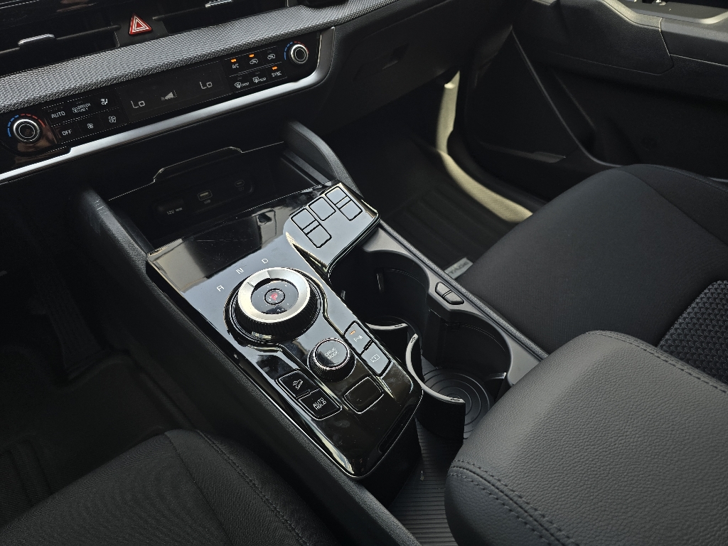 2025 Kia Sportage Hybrid LX photo 9