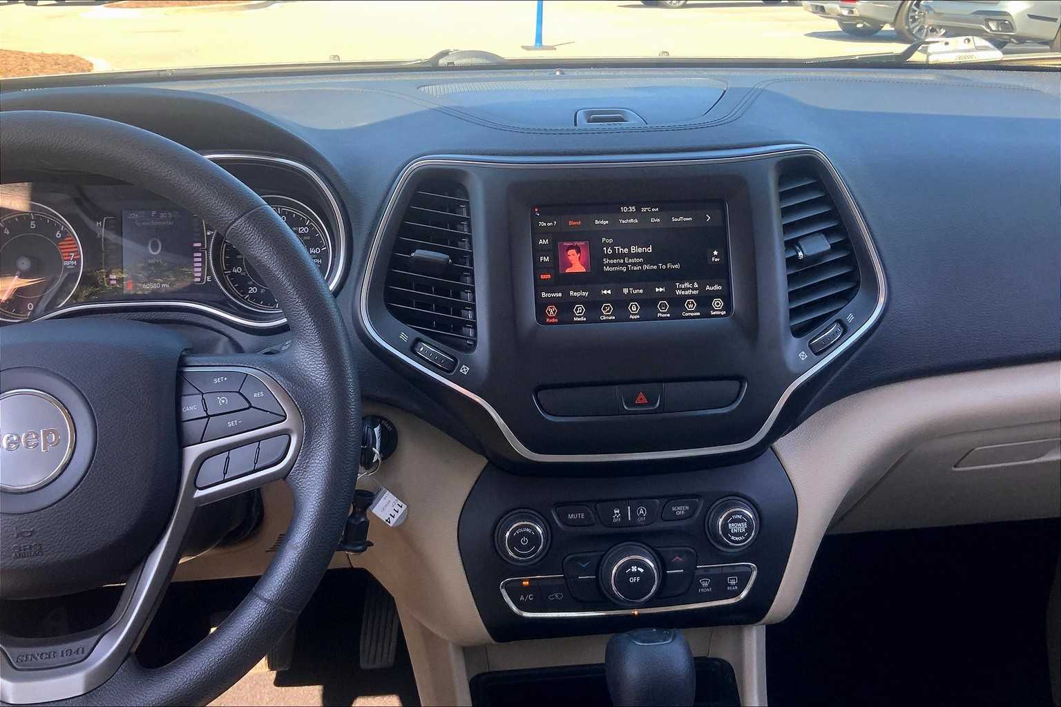2020 Jeep Cherokee Latitude photo 6