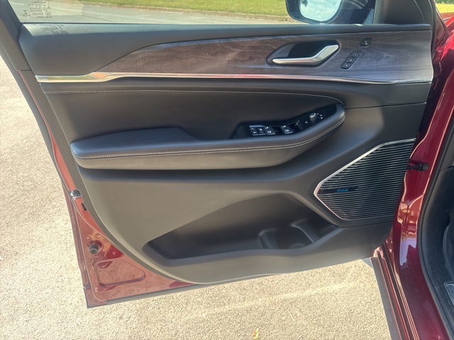 2021 Jeep Grand Cherokee Overland photo 15