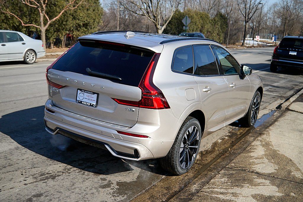 2026 VOLVO XC60 - Image 8