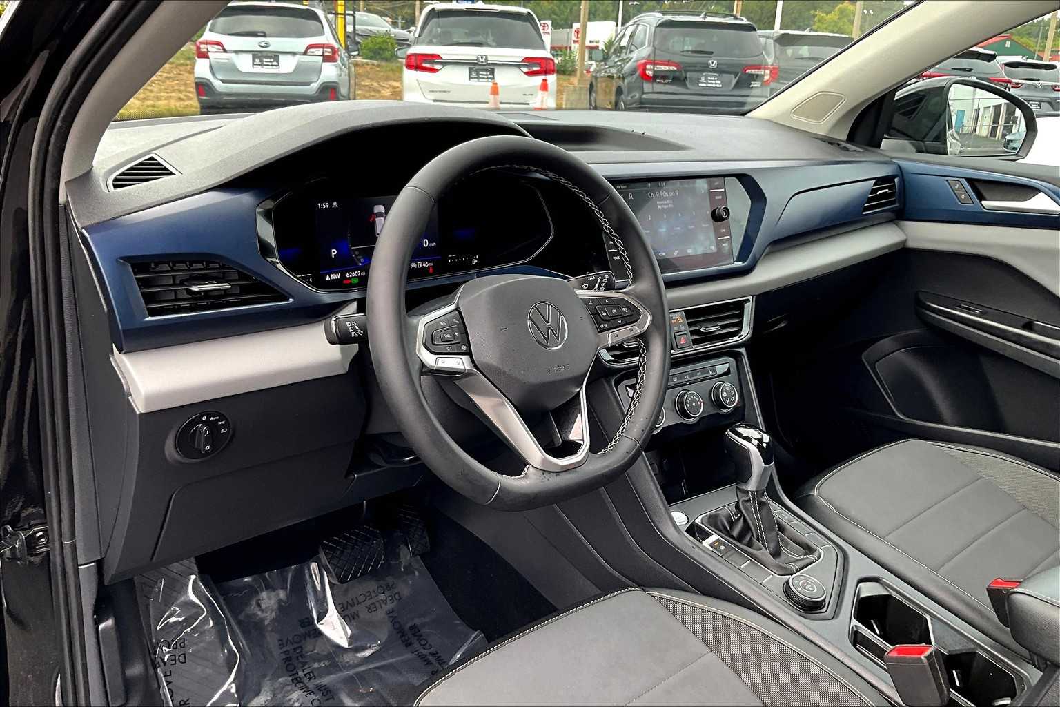 2022 Volkswagen Taos SE photo 13