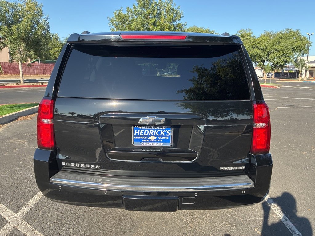 2019 Chevrolet Suburban Premier photo 4
