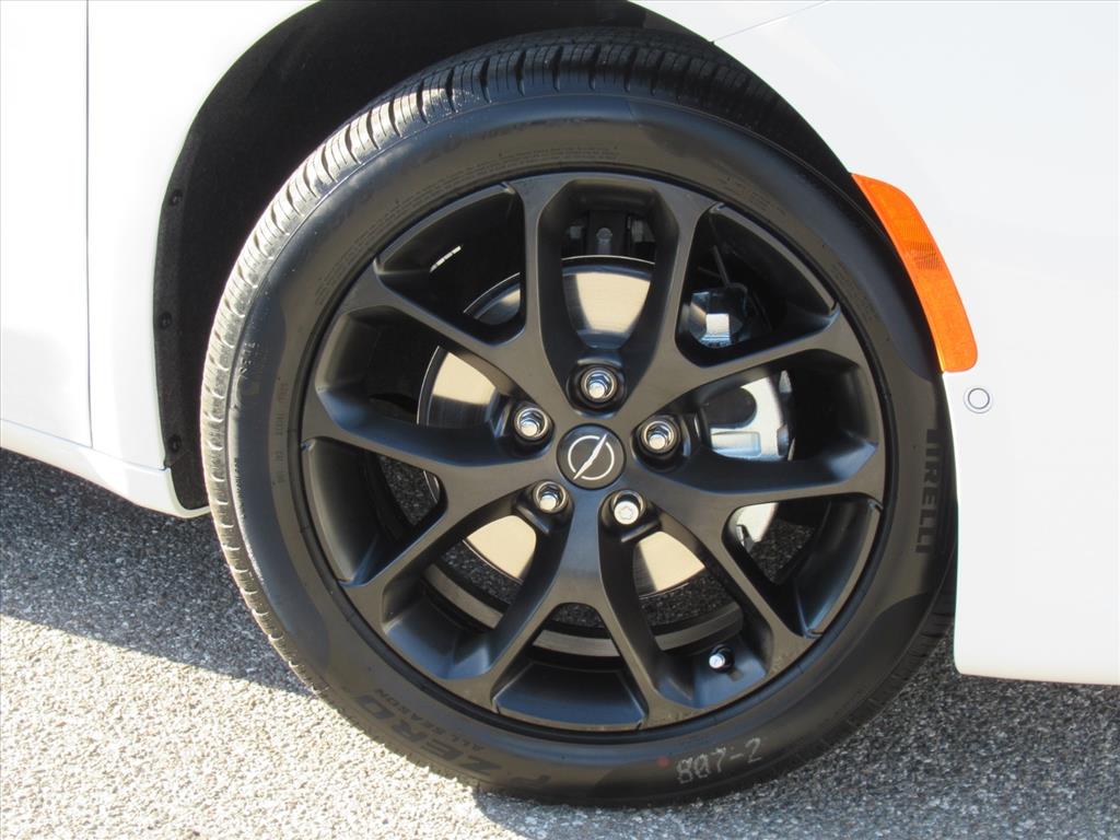 2026 Chrysler Pacifica Limited photo 7