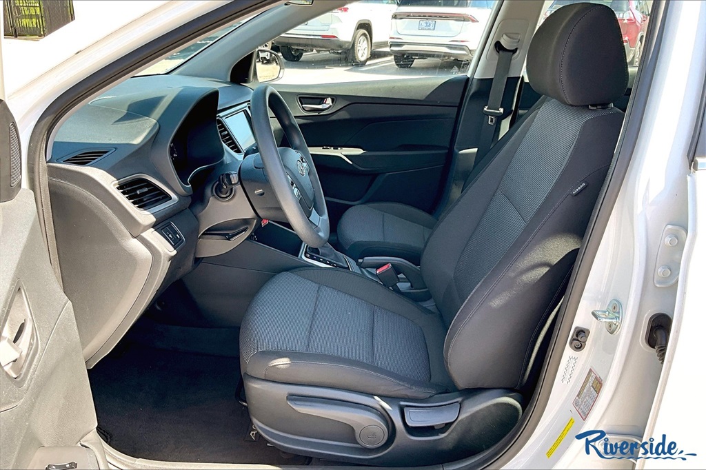 2022 Hyundai Accent SEL photo 17