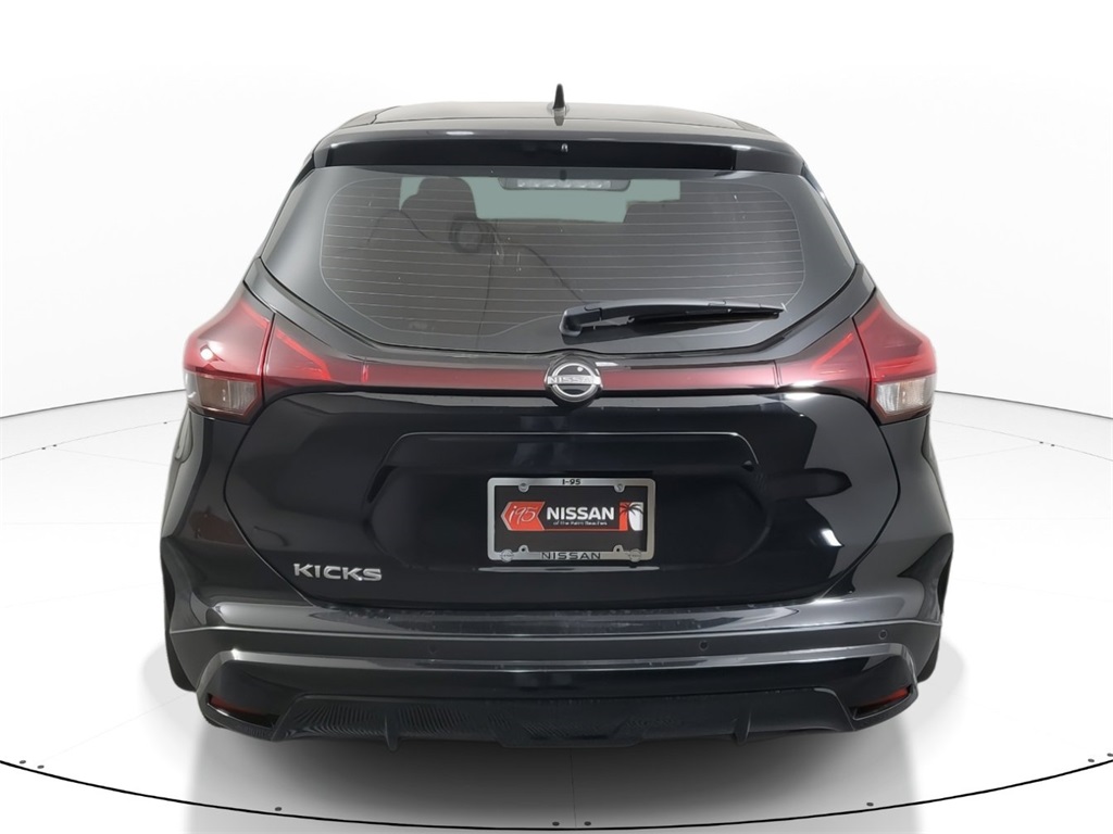 2024 Nissan Kicks S photo 2