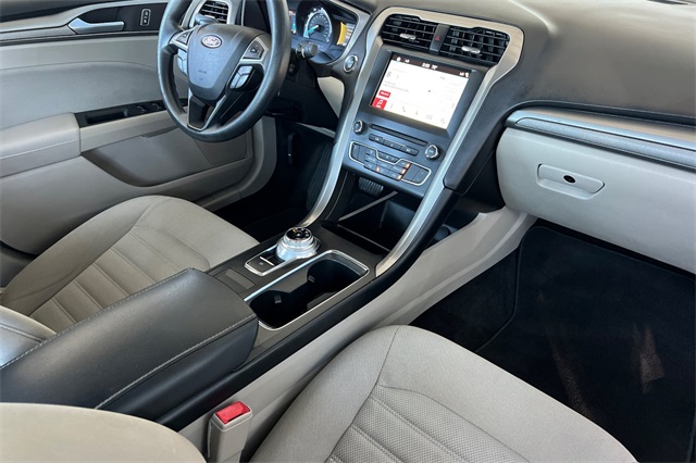 2018 Ford Fusion SE photo 16