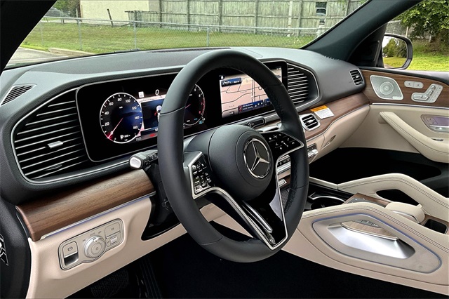 2025 Mercedes Benz GLE 350 4MATIC photo 3