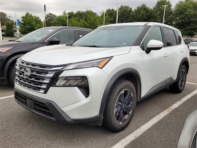 2024 Nissan Rogue SV photo 3