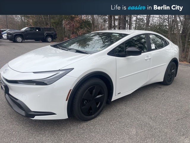 2026 Toyota Prius LE's photo