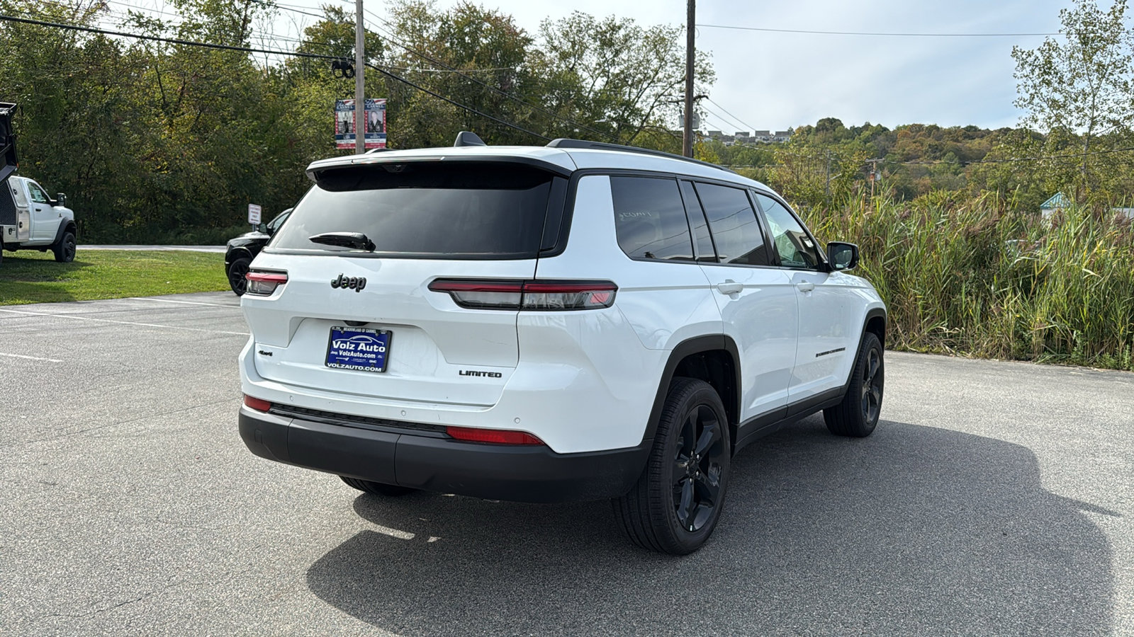 2025 Jeep Grand Cherokee Limited photo 2