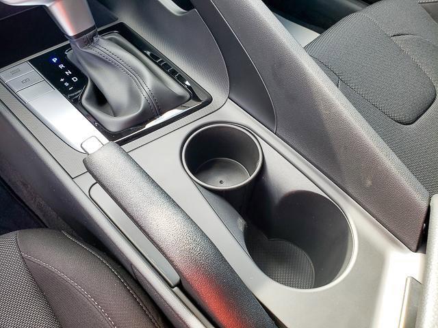 2025 Hyundai Elantra SE photo 11