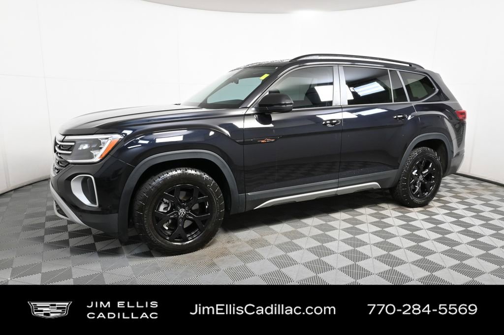 2024 Volkswagen Atlas Peak Edition SE Technology photo 2