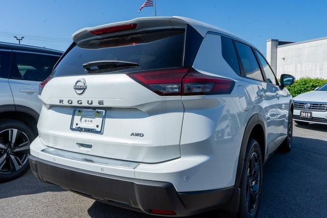 2025 Nissan Rogue SV photo 5