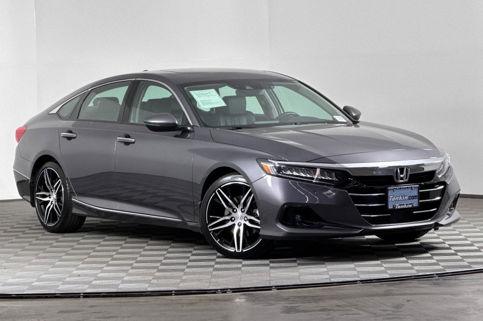 2022 Honda Accord Touring 2.0T photo 2