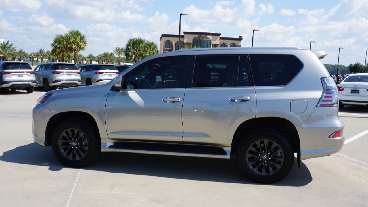 2023 Lexus GX Premium photo 5