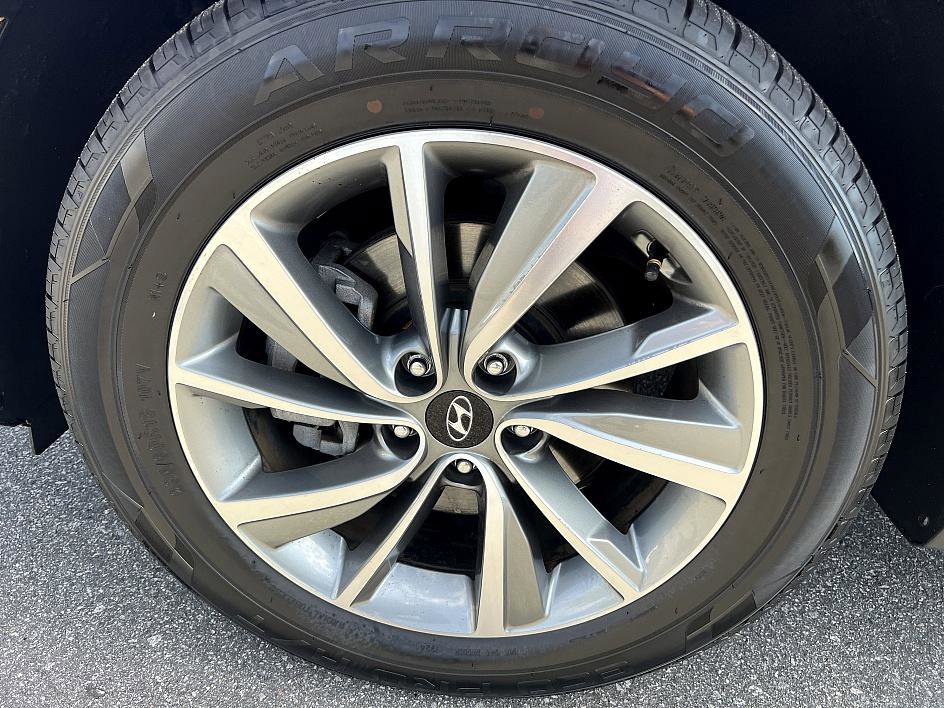 2020 Hyundai Santa Fe SEL photo 9
