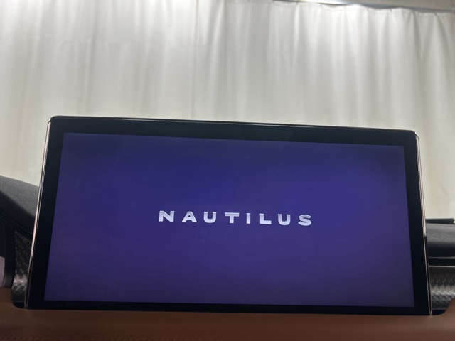 2022 Lincoln Nautilus Black Label photo 12