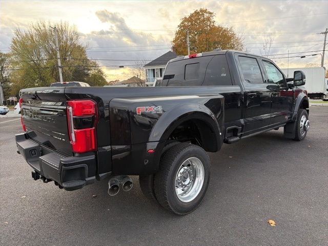2026 Ford F-450 Platinum photo 3