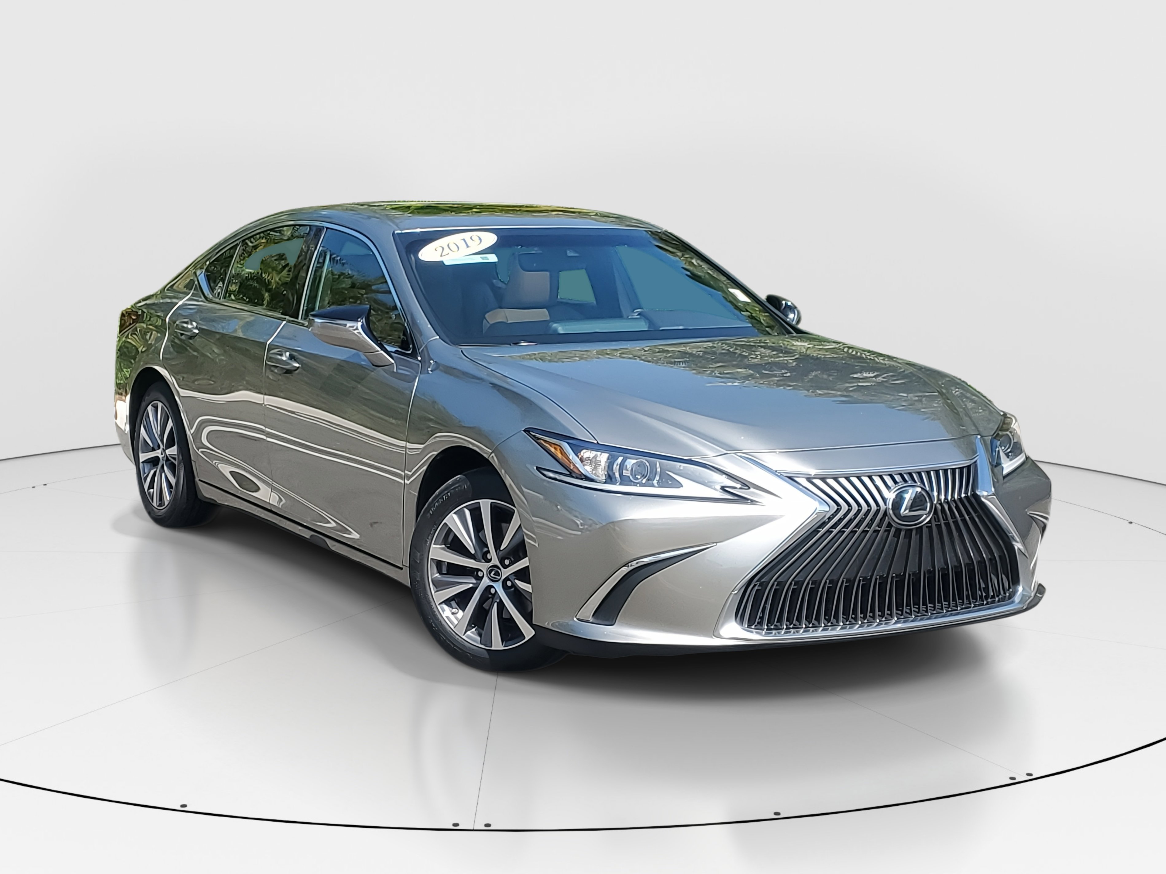 2019 Lexus ES 350 photo 2