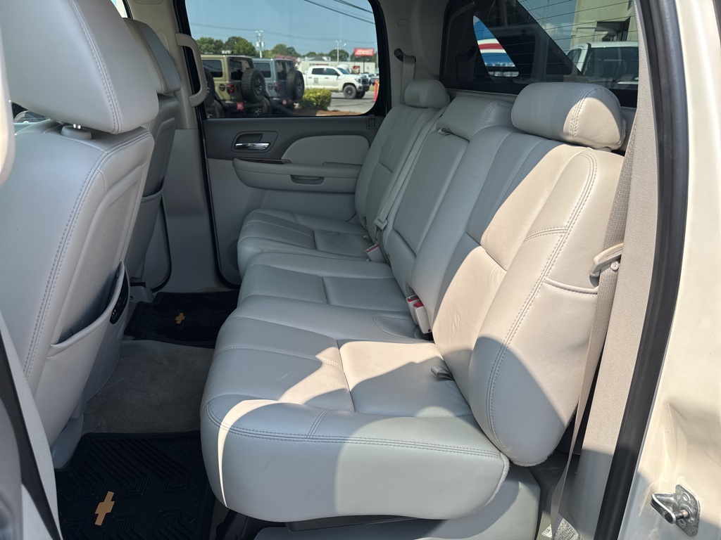 2008 Chevrolet Avalanche LTZ photo 18