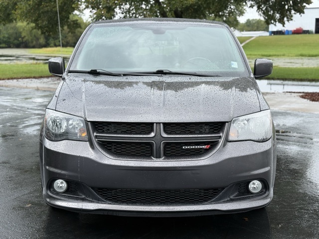 2019 Dodge Grand Caravan GT photo 2