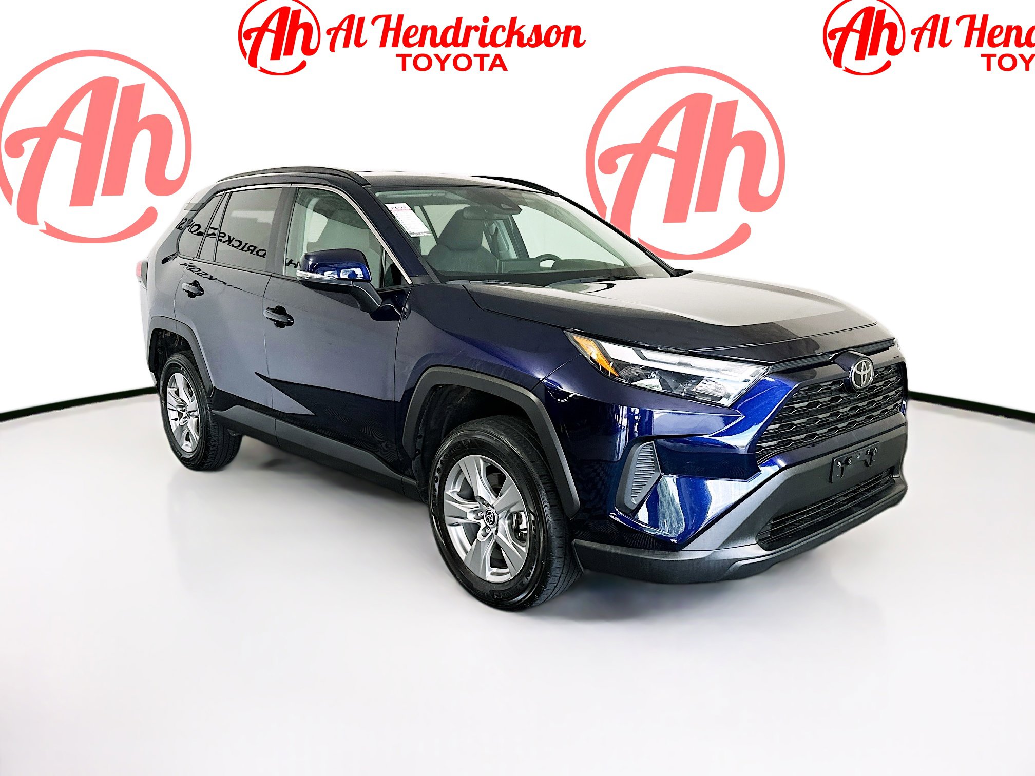 2024 Toyota RAV4 XLE's photo