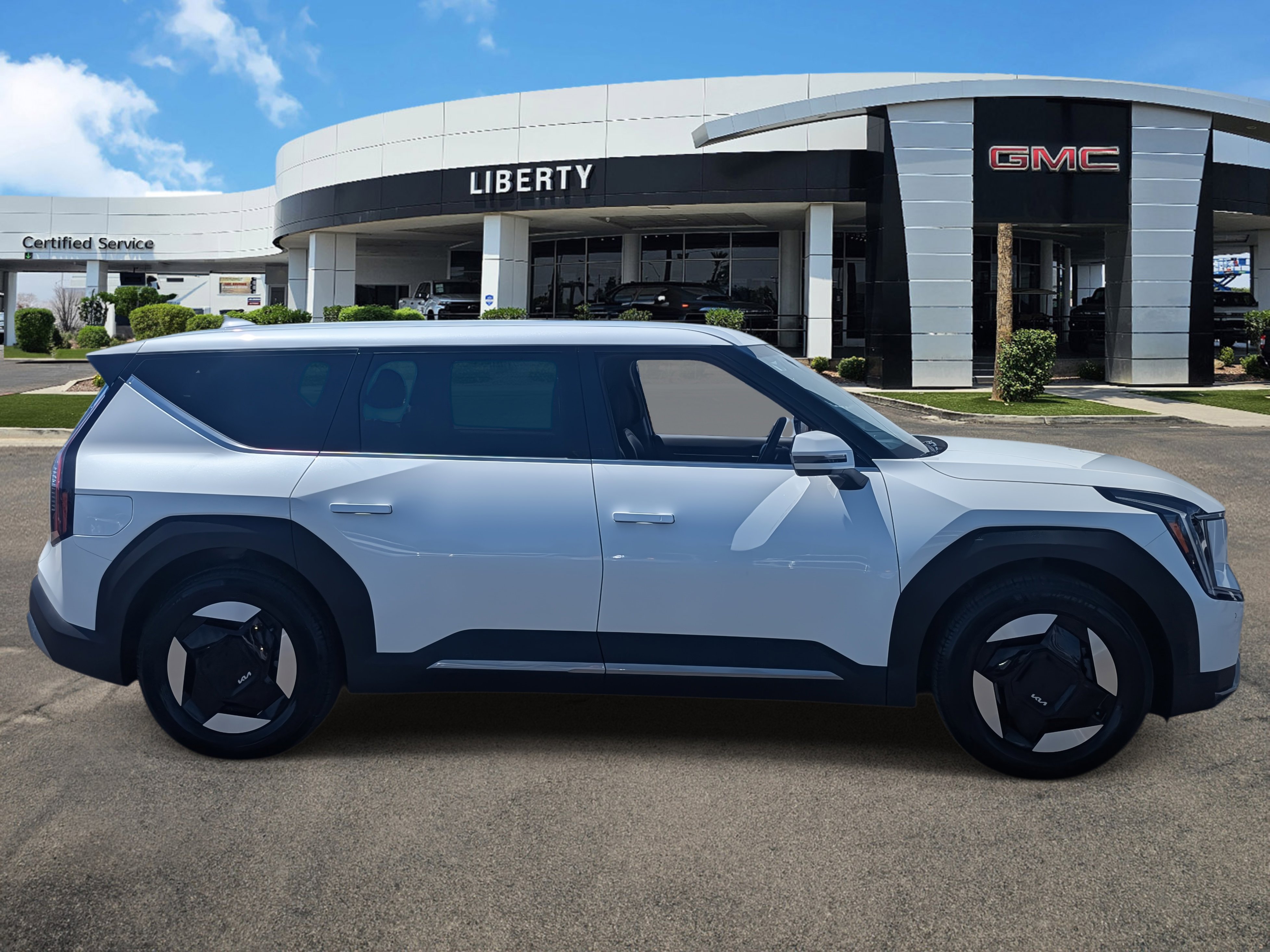 Used 2024 Kia Ev9 Light L/R with VIN KNDAB5S12R6021878 for sale in Peoria, AZ