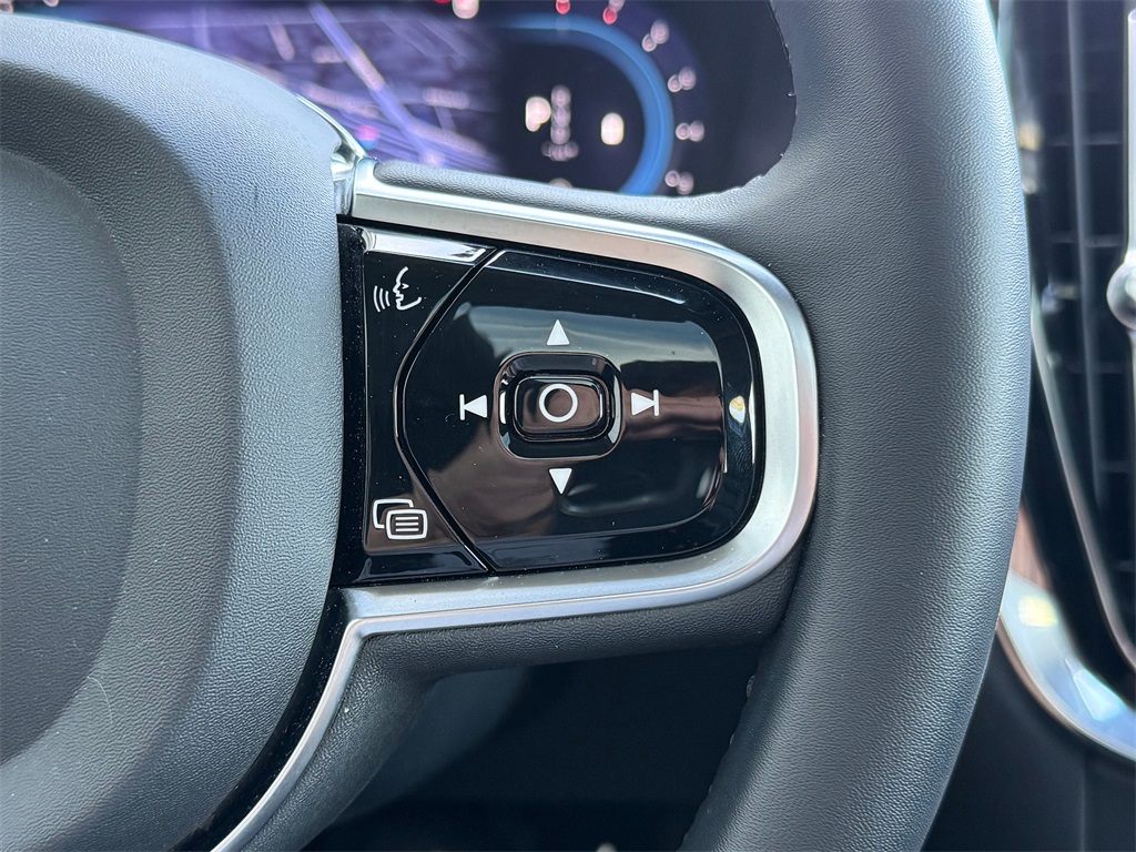 2024 Volvo V60 Cross Country B5 Plus photo 16