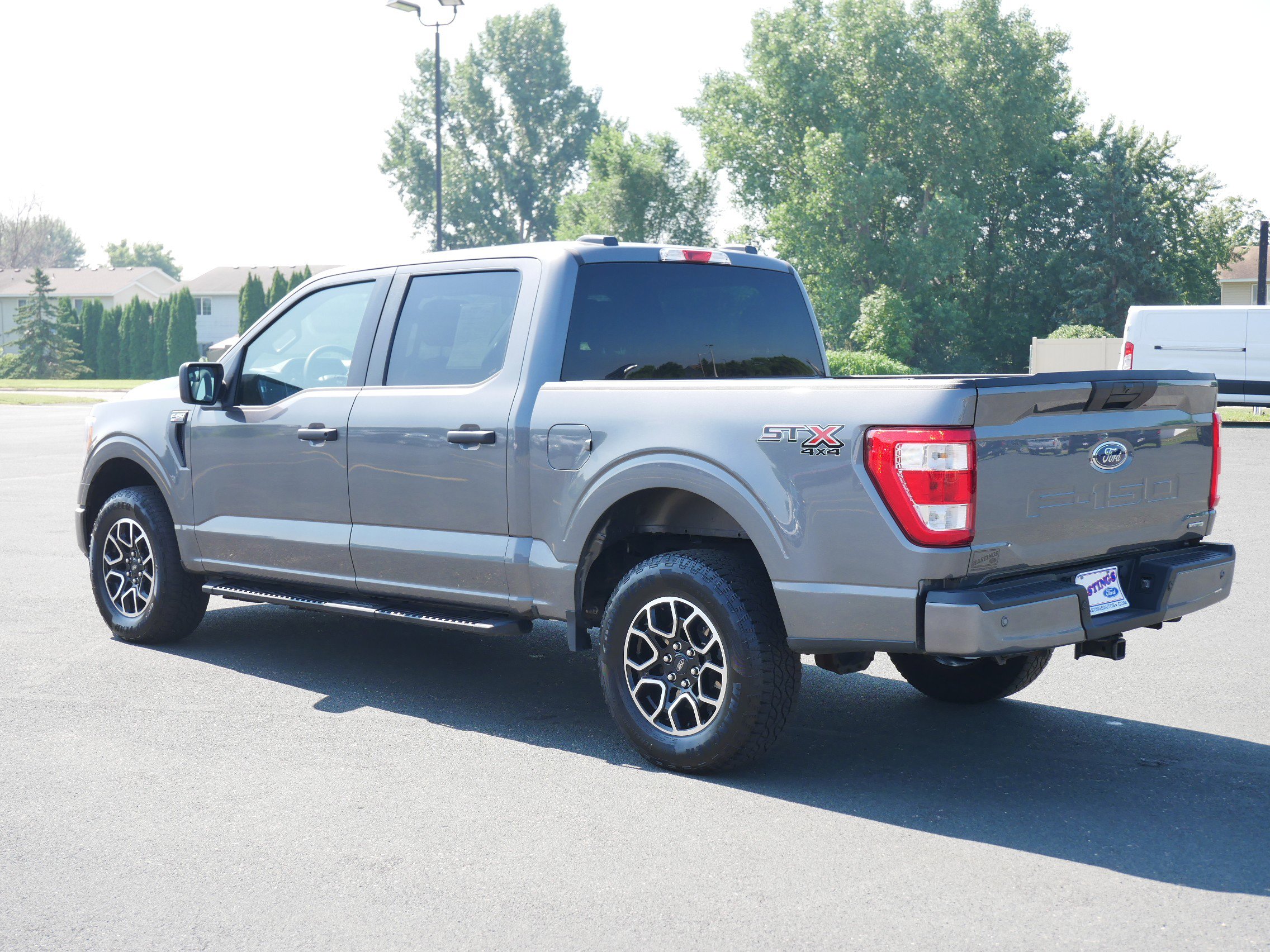 2022 Ford F-150 XL photo 2