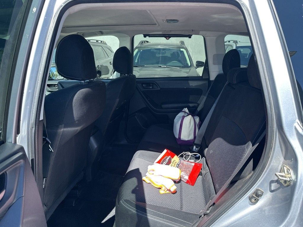 2017 Subaru Forester 2.5i Premium photo 9