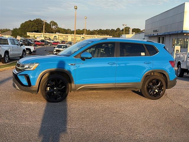 2022 Volkswagen Taos SEL photo 4