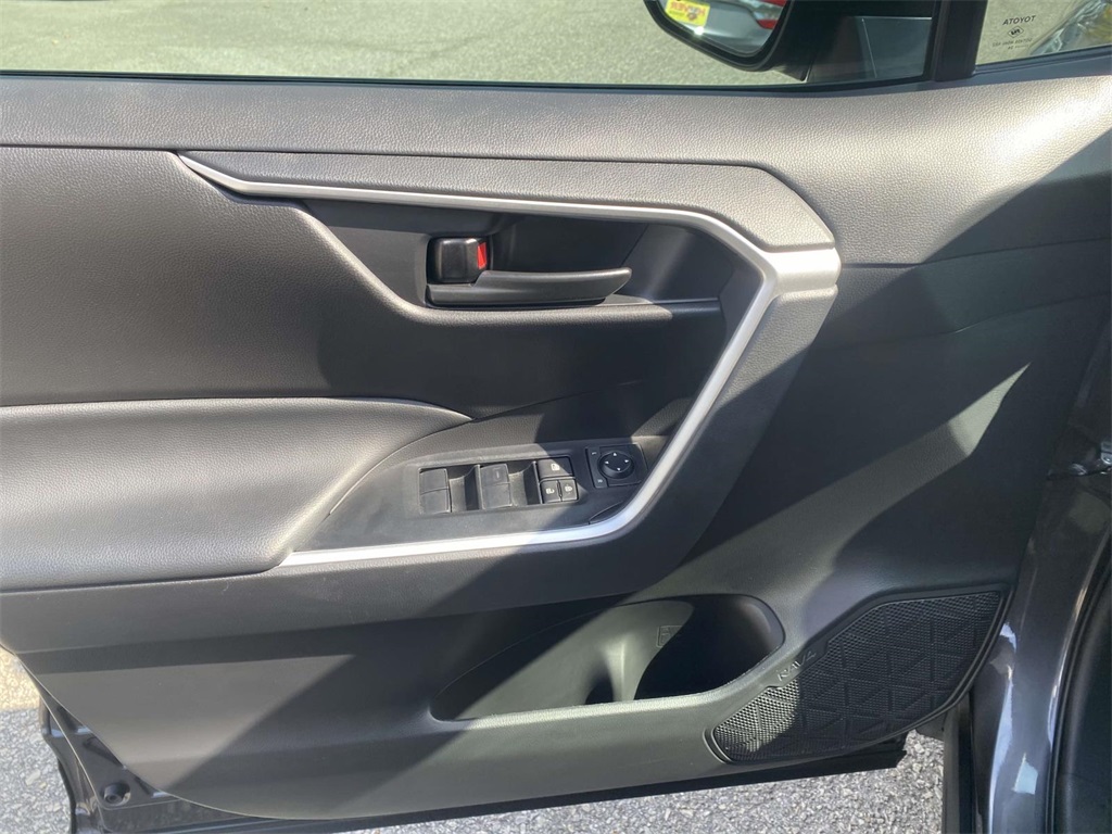 2024 Toyota RAV4 Hybrid LE photo 11