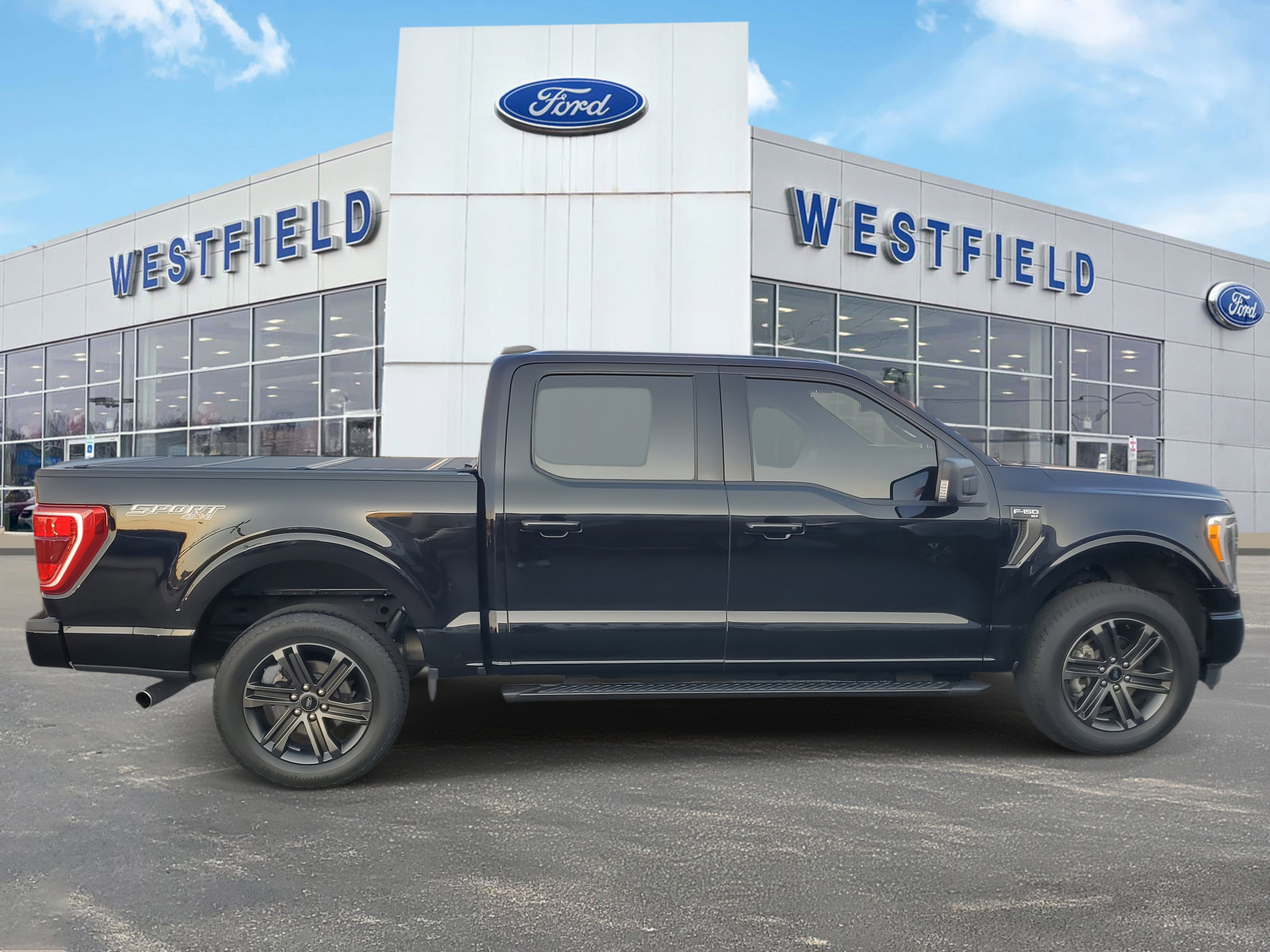 2022 Ford F-150 XLT photo 2