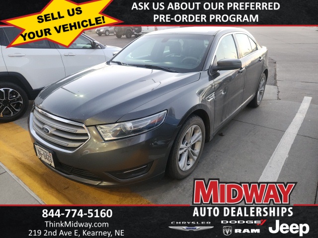 2015 Ford Taurus SEL's photo