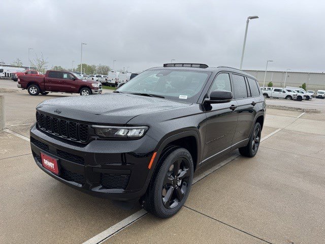 2025 Jeep Grand Cherokee Altitude X photo 3