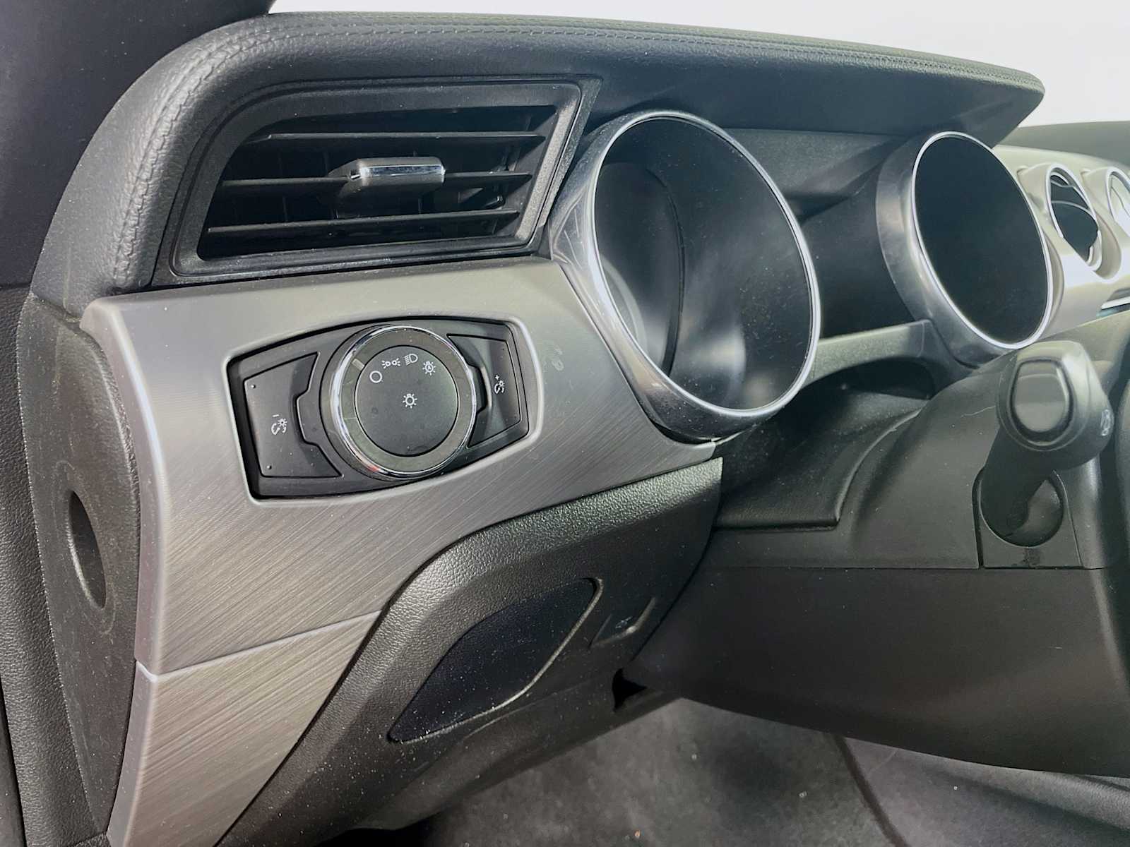 2022 Ford Mustang EcoBoost Premium photo 8