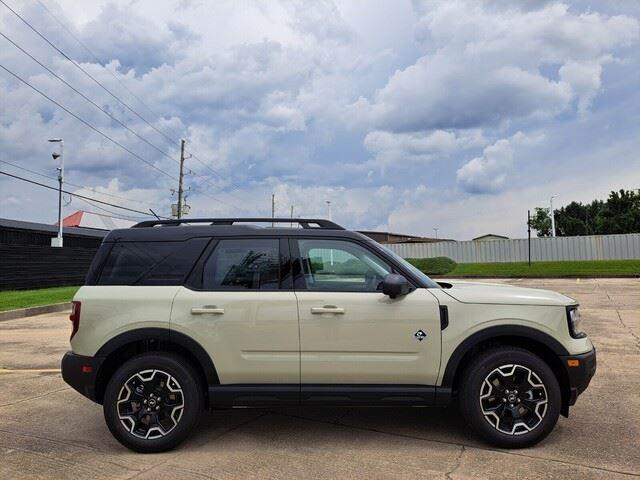 2025 Ford Bronco Sport Outer Banks photo 2