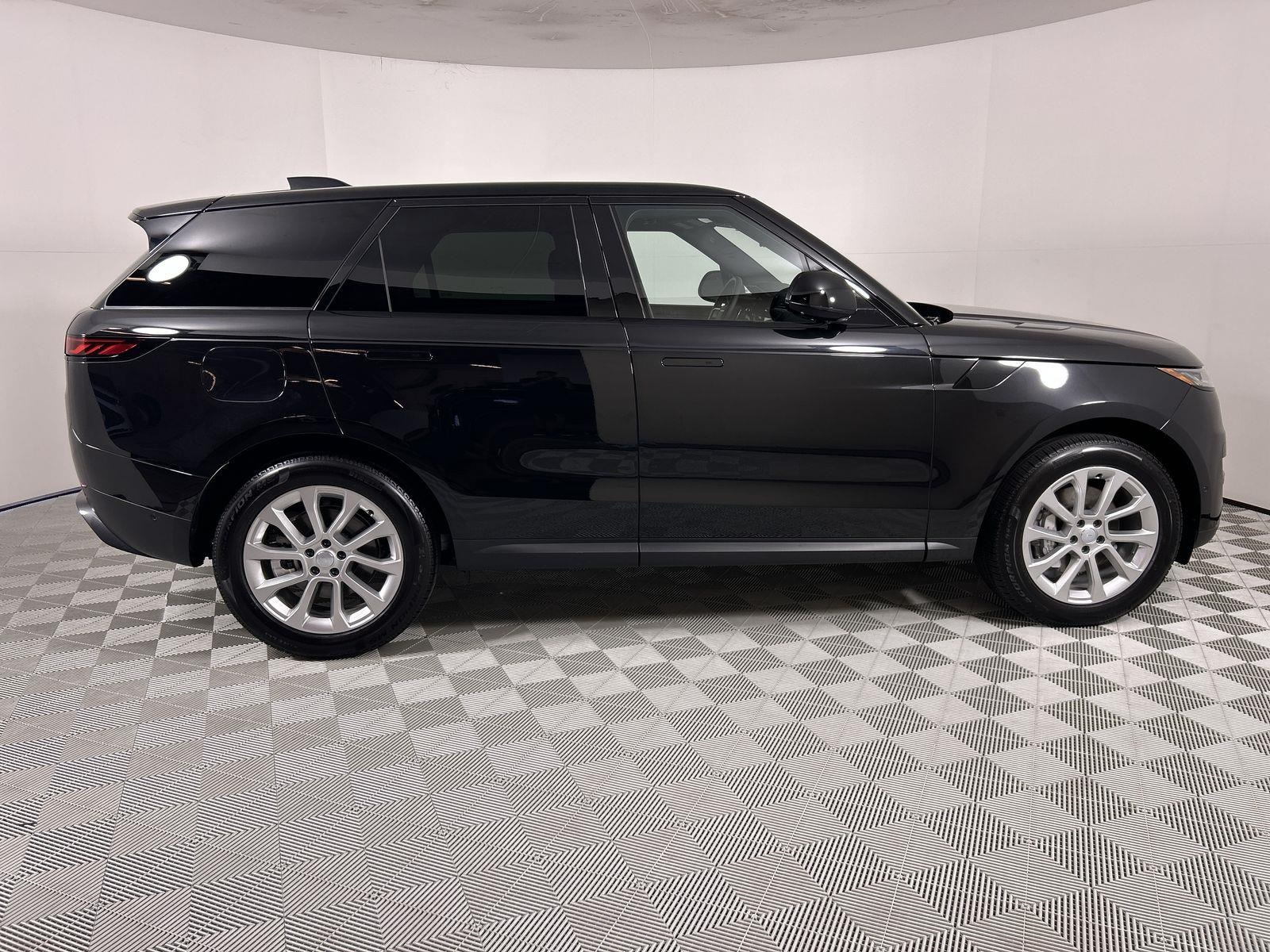 2025 Land Rover Range Rover Sport SE photo 6