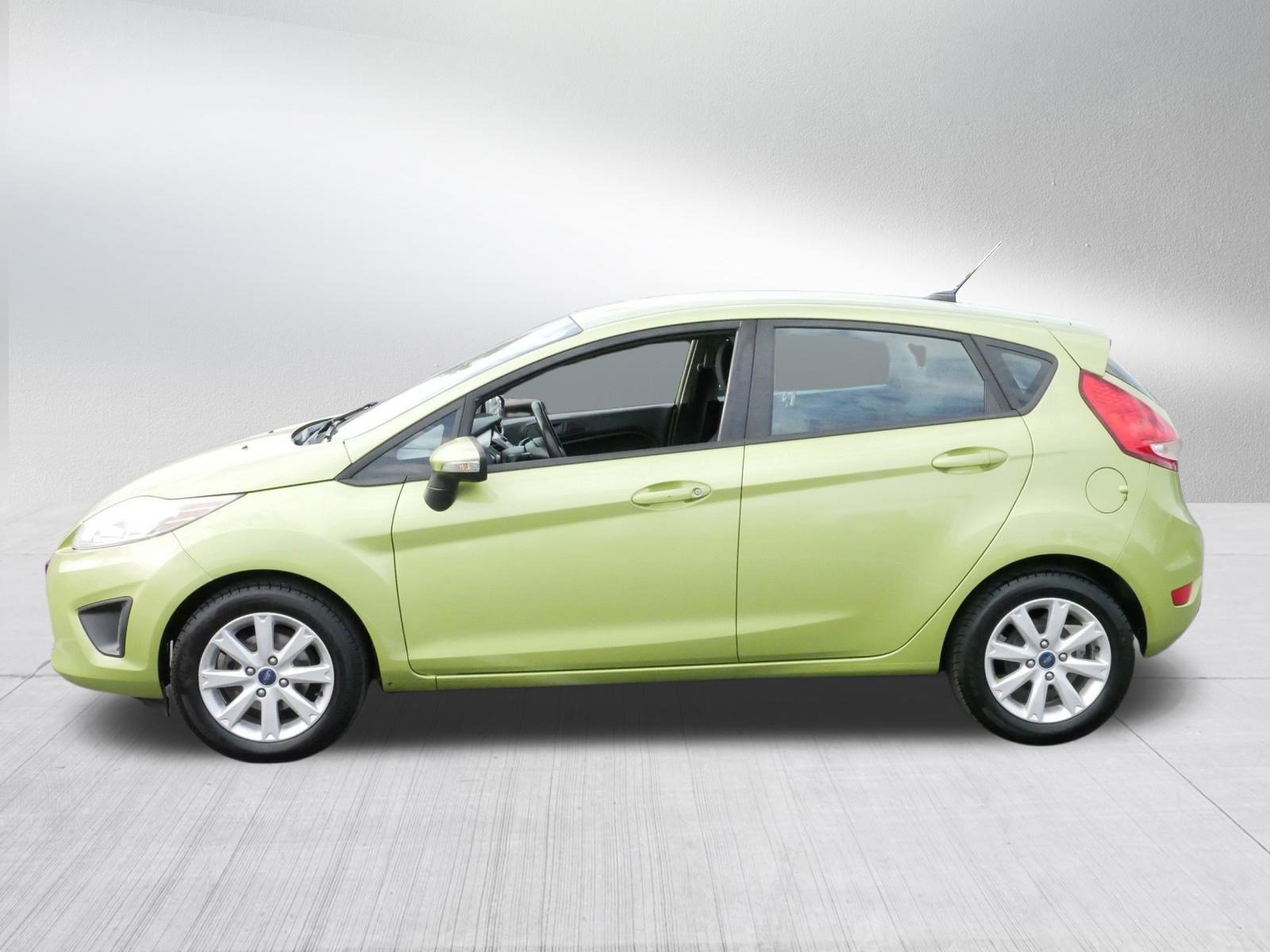 2013 Ford Fiesta SE photo 3