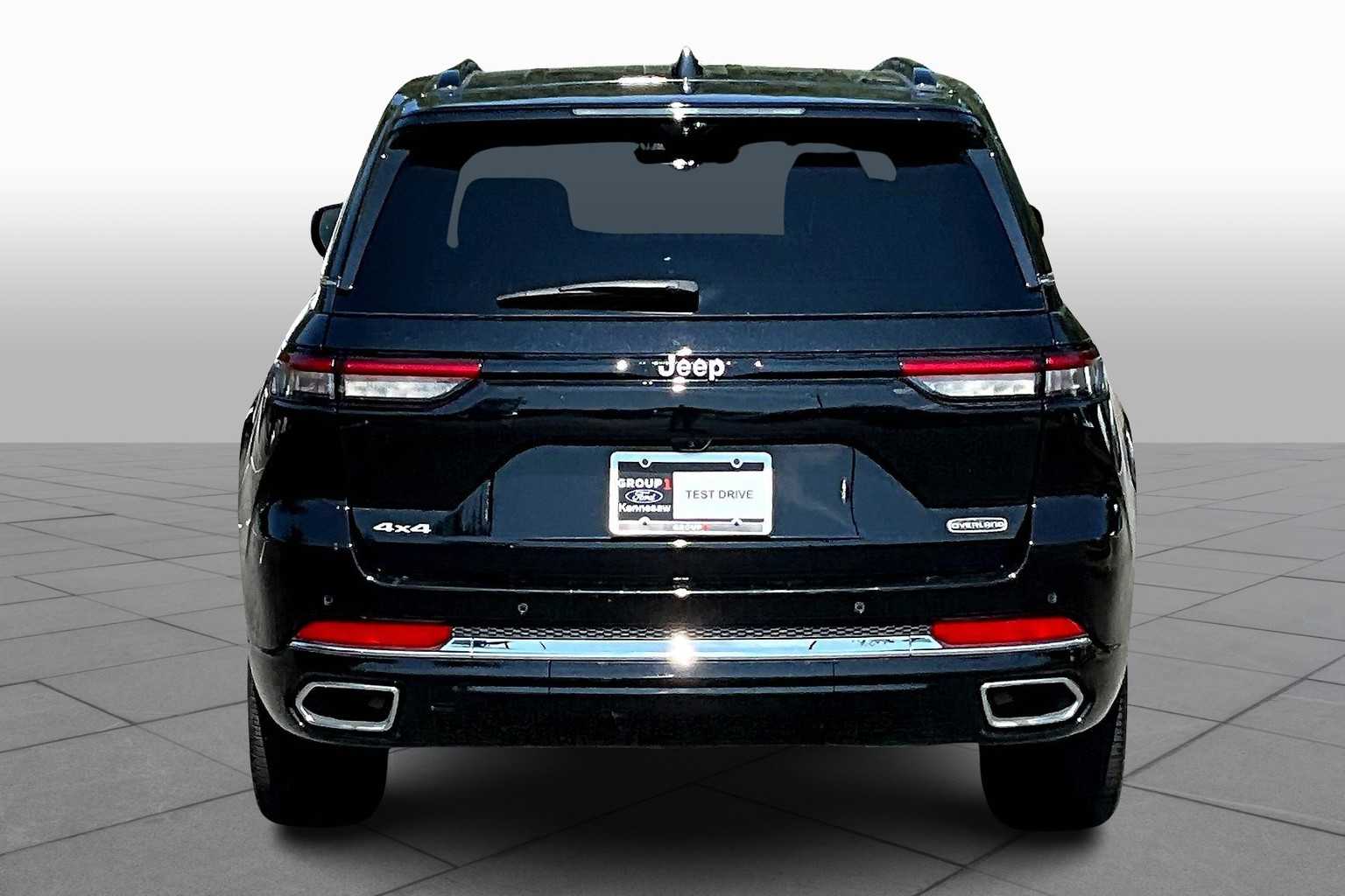 2024 Jeep Grand Cherokee Overland Sport photo 2