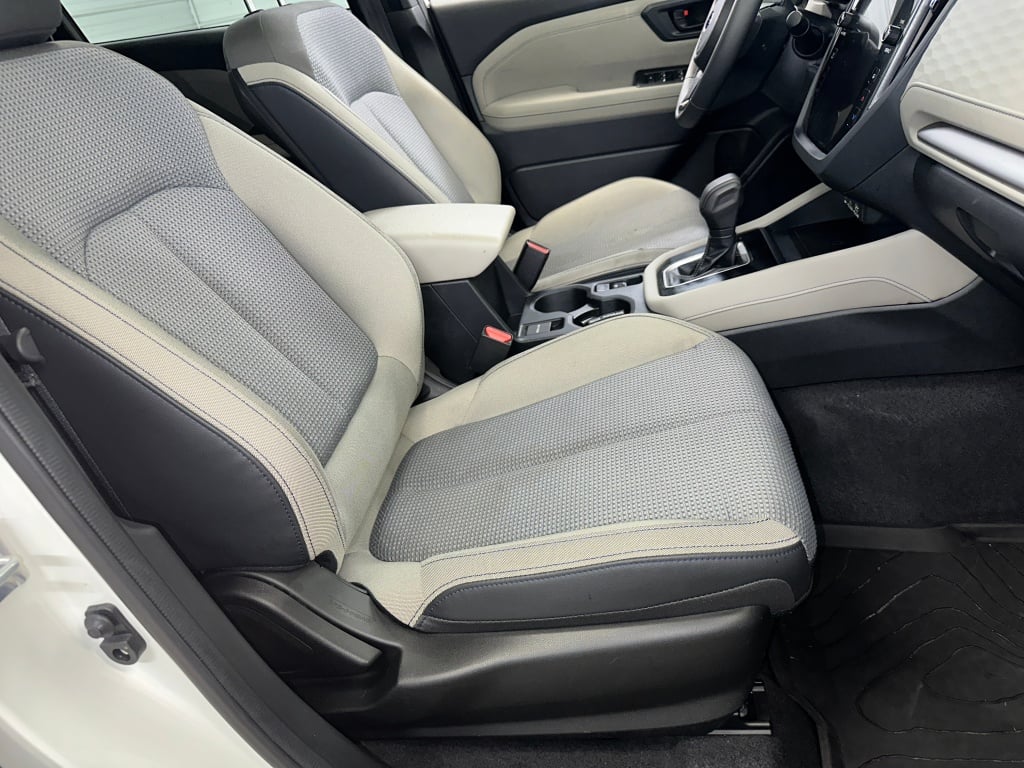 2025 Subaru Forester Premium photo 27
