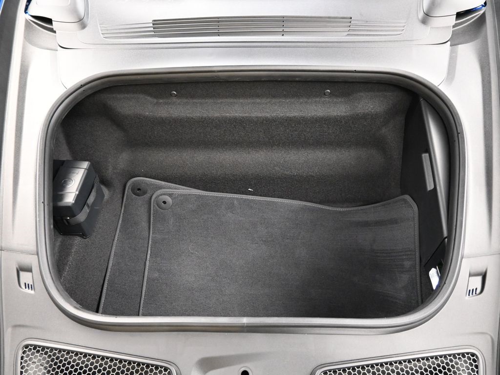 2025 Porsche 911 GT3 photo 10