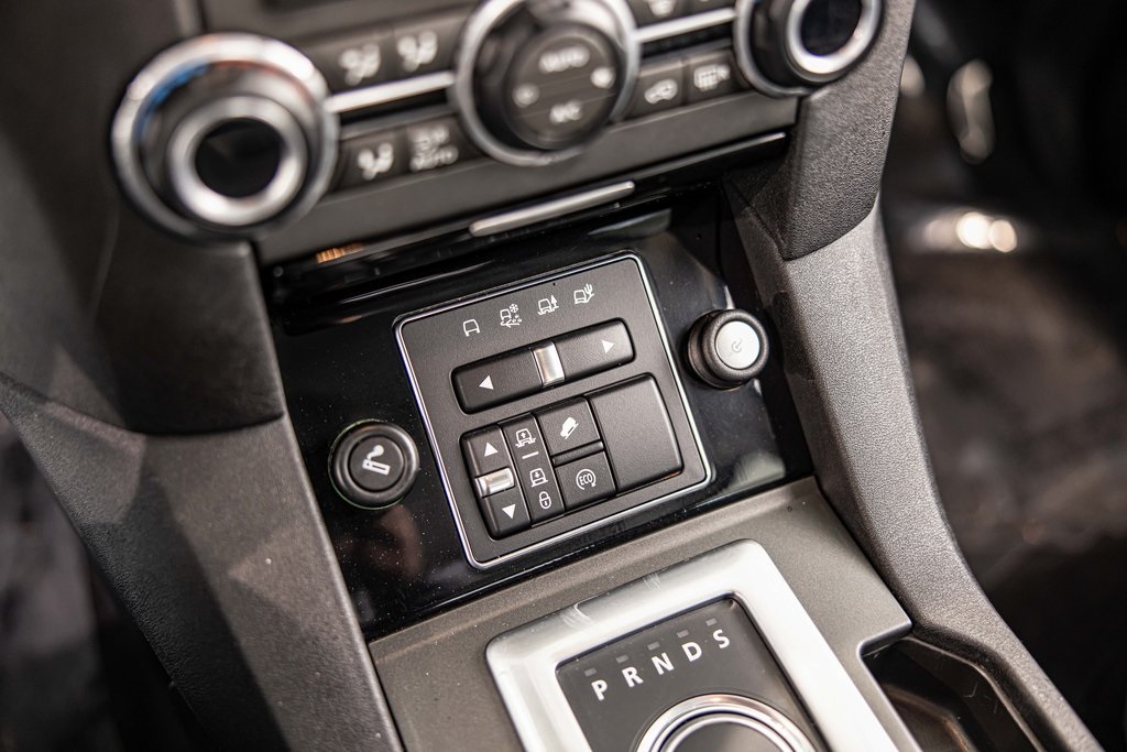 2016 LAND ROVER LR4 - Image 28