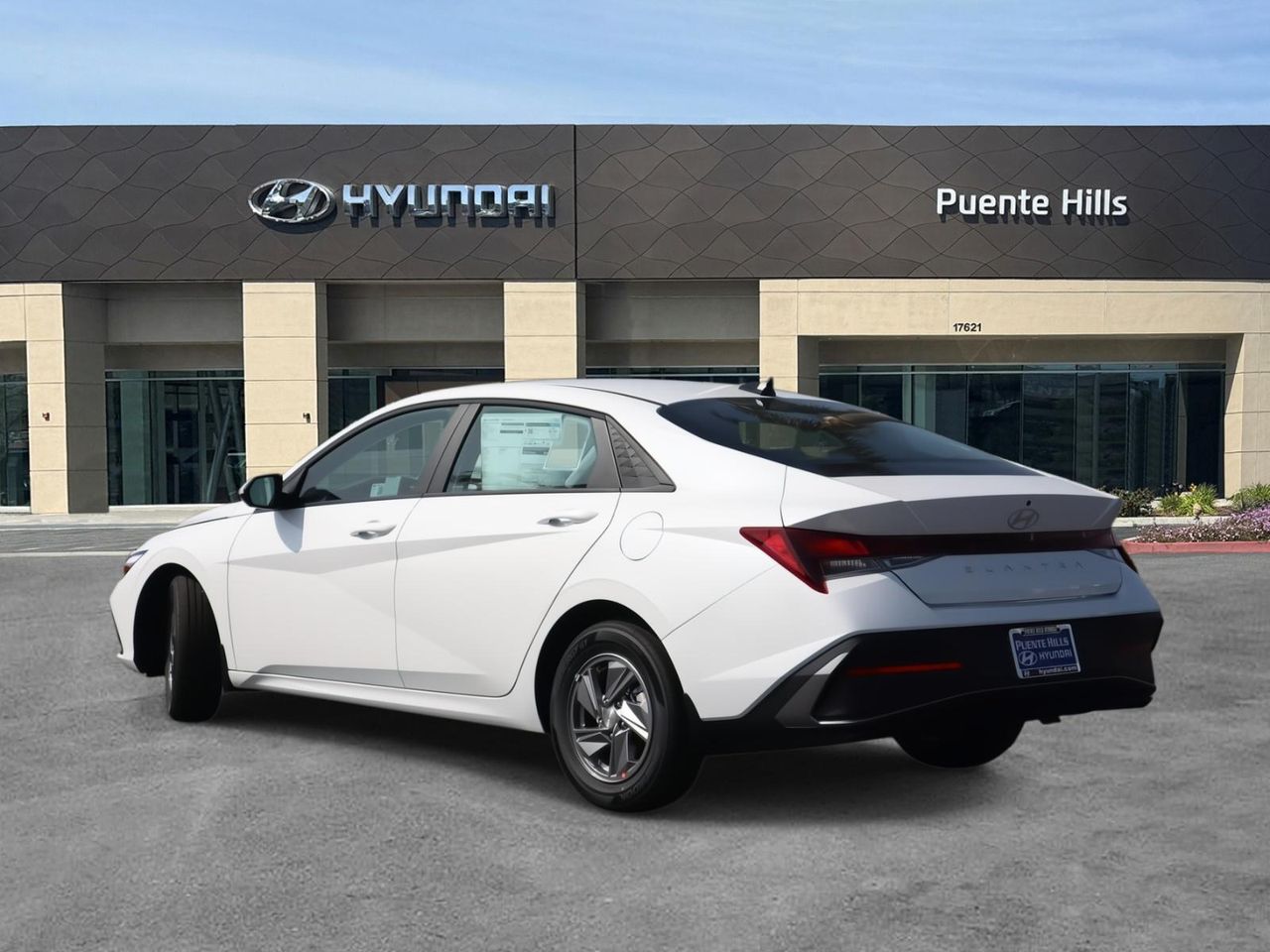 2026 Hyundai Elantra SE photo 4
