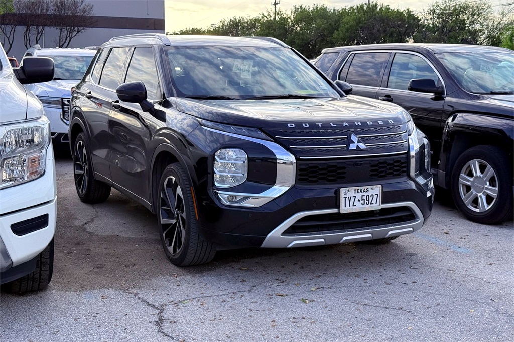 2024 Mitsubishi Outlander SEL Platinum Edition's photo