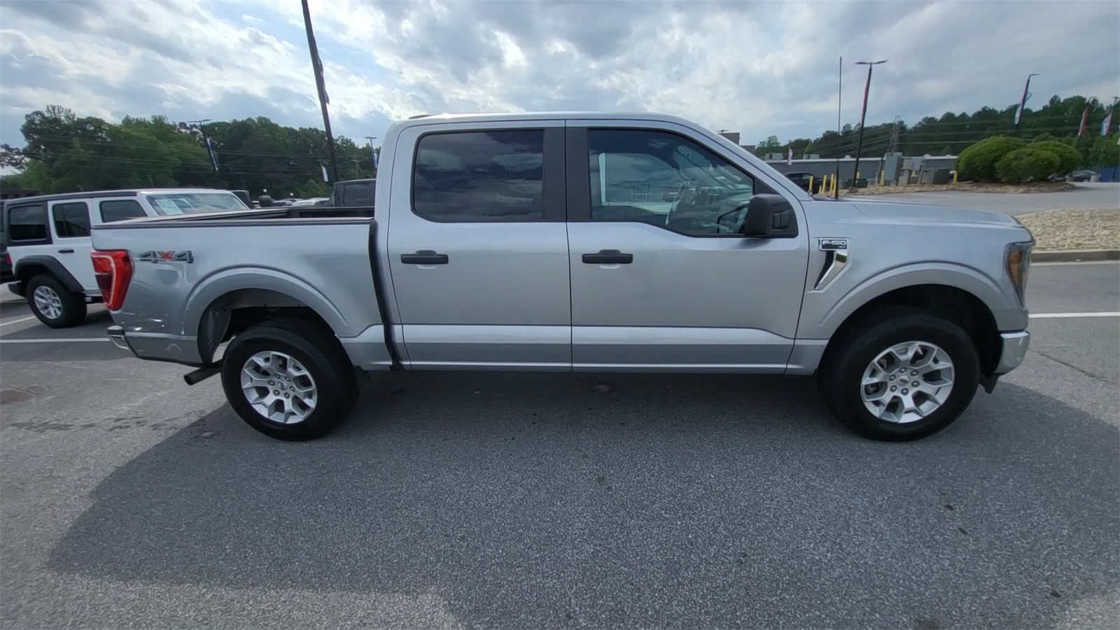 2023 Ford F-150 XLT photo 8