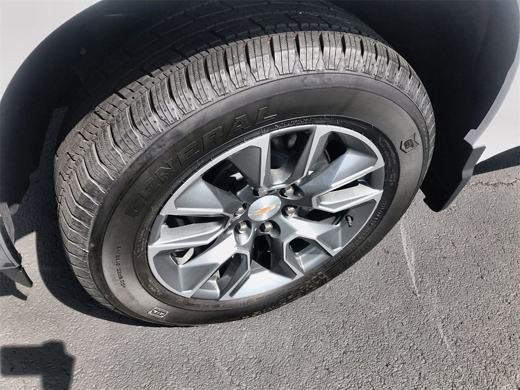 2025 Chevrolet Silverado 1500 LT photo 10