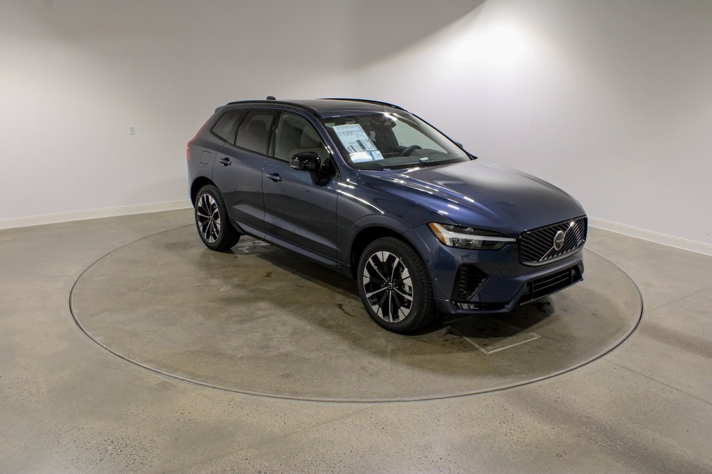 2026 Volvo XC60 B5 Plus photo 6