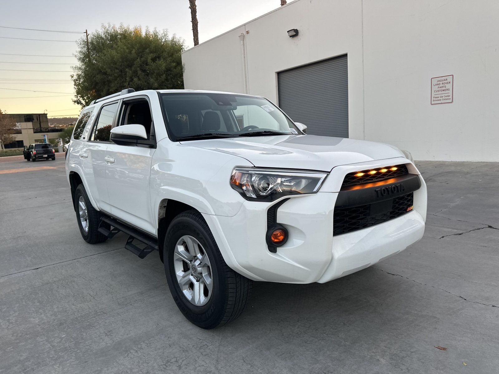 2022 Toyota 4Runner SR5 photo 2